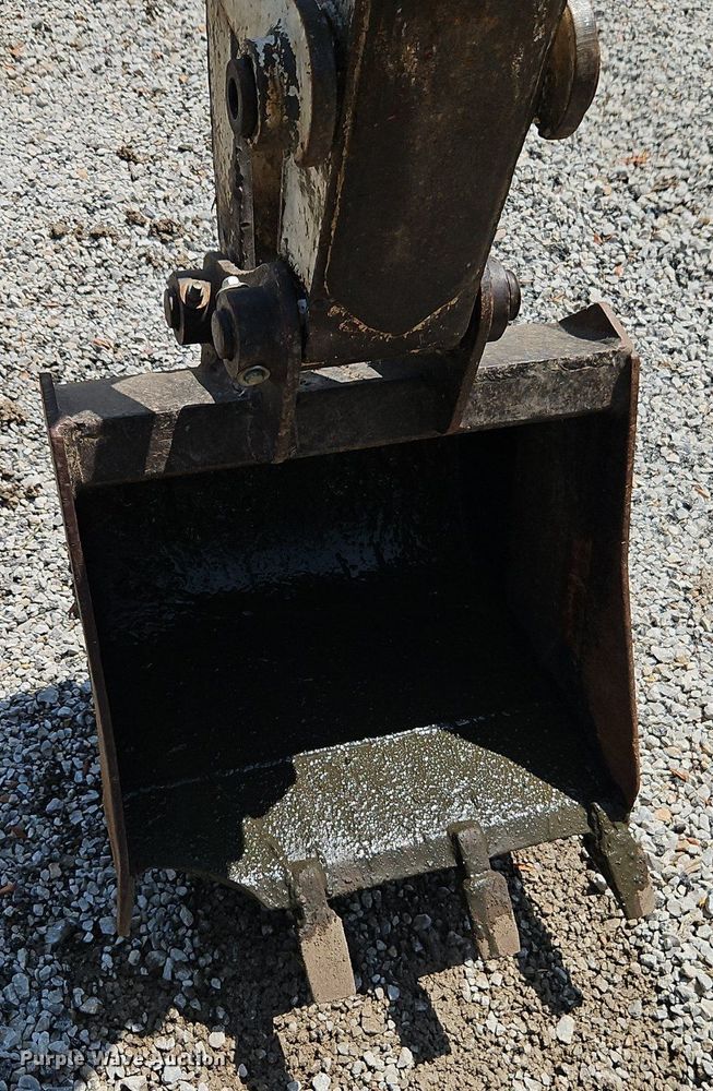 image for item EI8192 1993 Bobcat X231 mini excavator