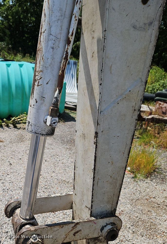 image for item EI8192 1993 Bobcat X231 mini excavator