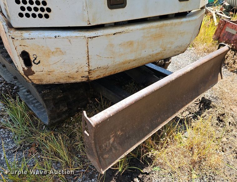 image for item EI8192 1993 Bobcat X231 mini excavator