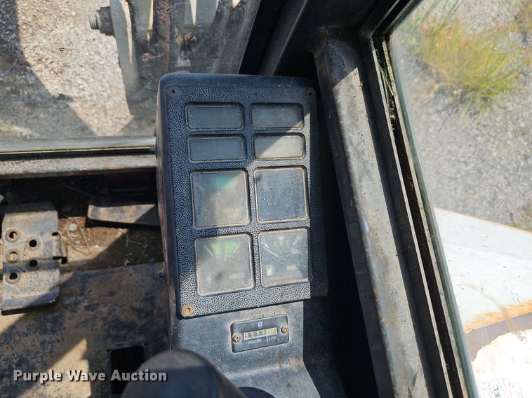 image for item EI8192 1993 Bobcat X231 mini excavator