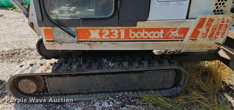 image for item EI8192 1993 Bobcat X231 mini excavator