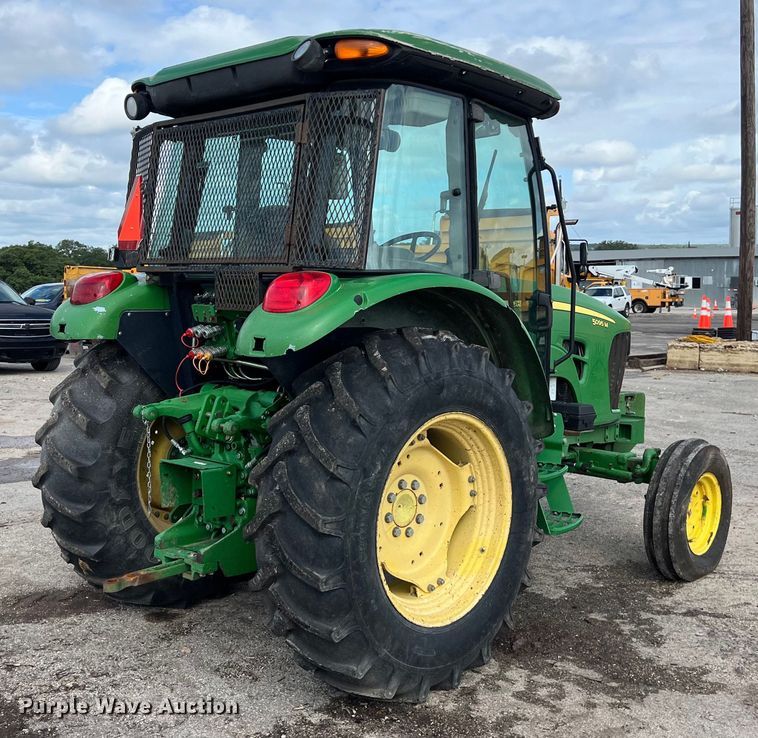 image for item EJ2841 2010 John Deere  5095M tractor