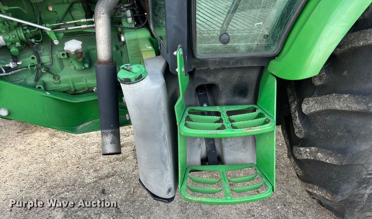 image for item EJ2841 2010 John Deere  5095M tractor