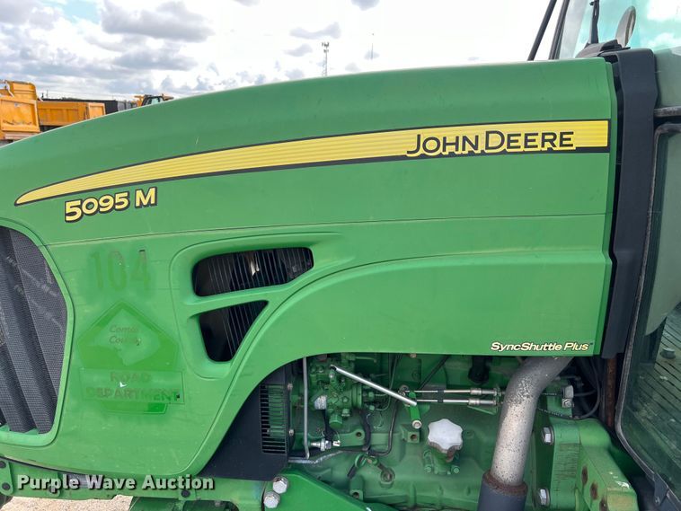 image for item EJ2841 2010 John Deere  5095M tractor