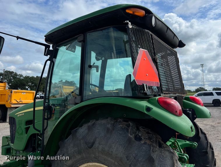 image for item EJ2841 2010 John Deere  5095M tractor