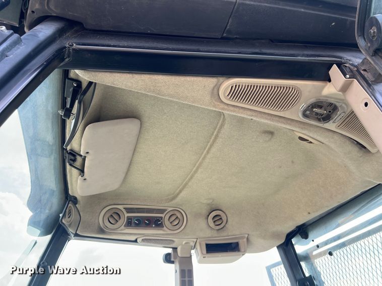 image for item EJ2841 2010 John Deere  5095M tractor