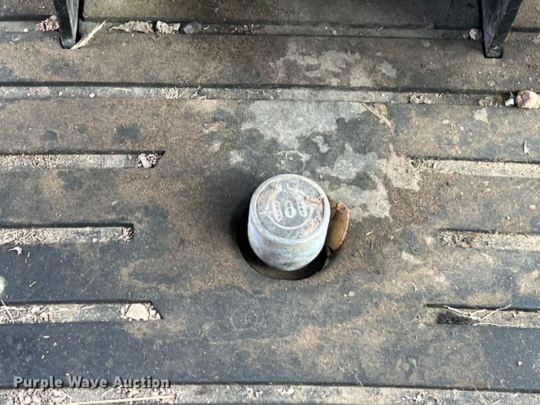 image for item EJ2841 2010 John Deere  5095M tractor