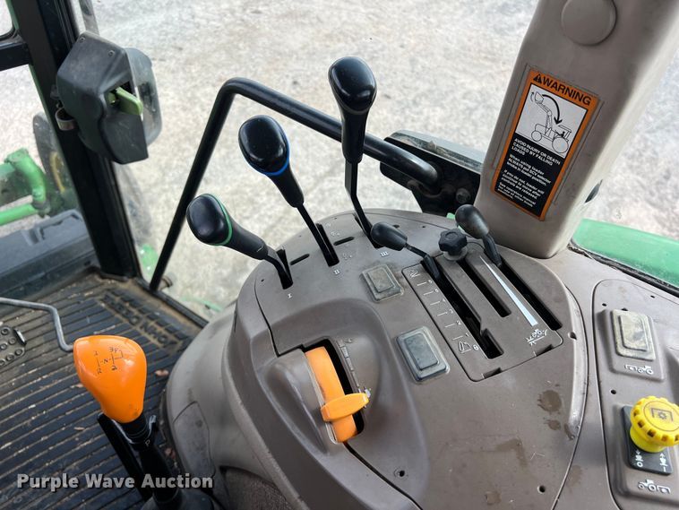 image for item EJ2841 2010 John Deere  5095M tractor