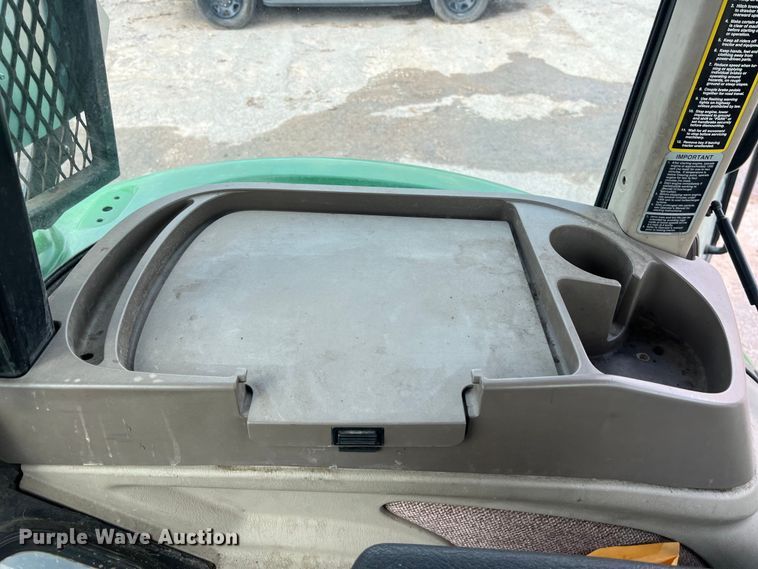 image for item EJ2841 2010 John Deere  5095M tractor