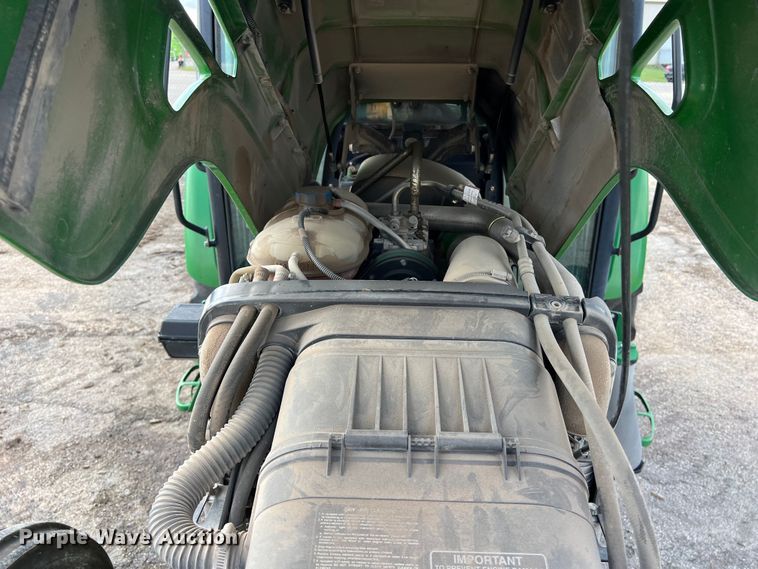 image for item EJ2841 2010 John Deere  5095M tractor