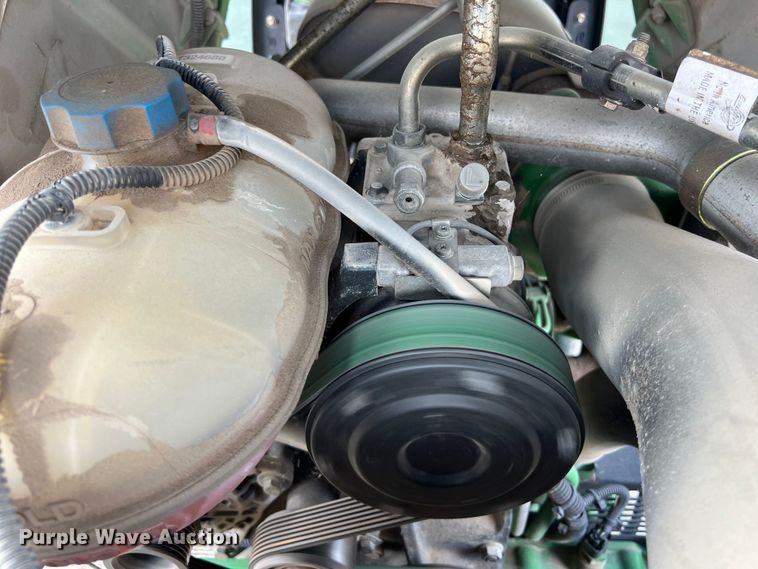 image for item EJ2841 2010 John Deere  5095M tractor