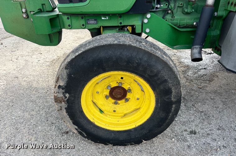 image for item EJ2841 2010 John Deere  5095M tractor