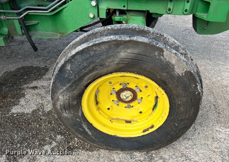 image for item EJ2841 2010 John Deere  5095M tractor