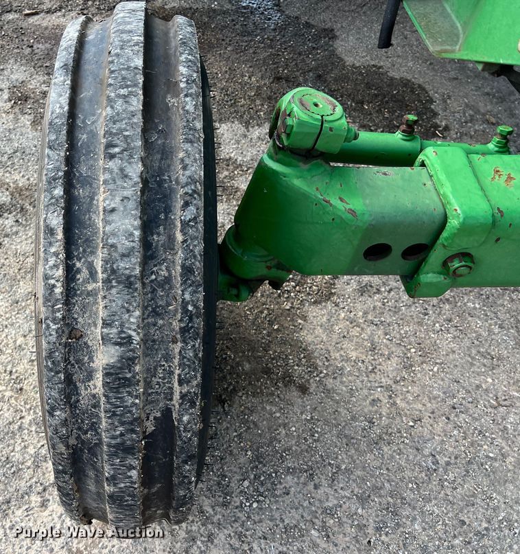 image for item EJ2841 2010 John Deere  5095M tractor