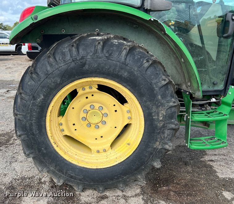 image for item EJ2841 2010 John Deere  5095M tractor