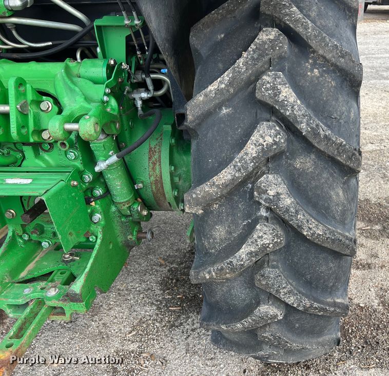 image for item EJ2841 2010 John Deere  5095M tractor