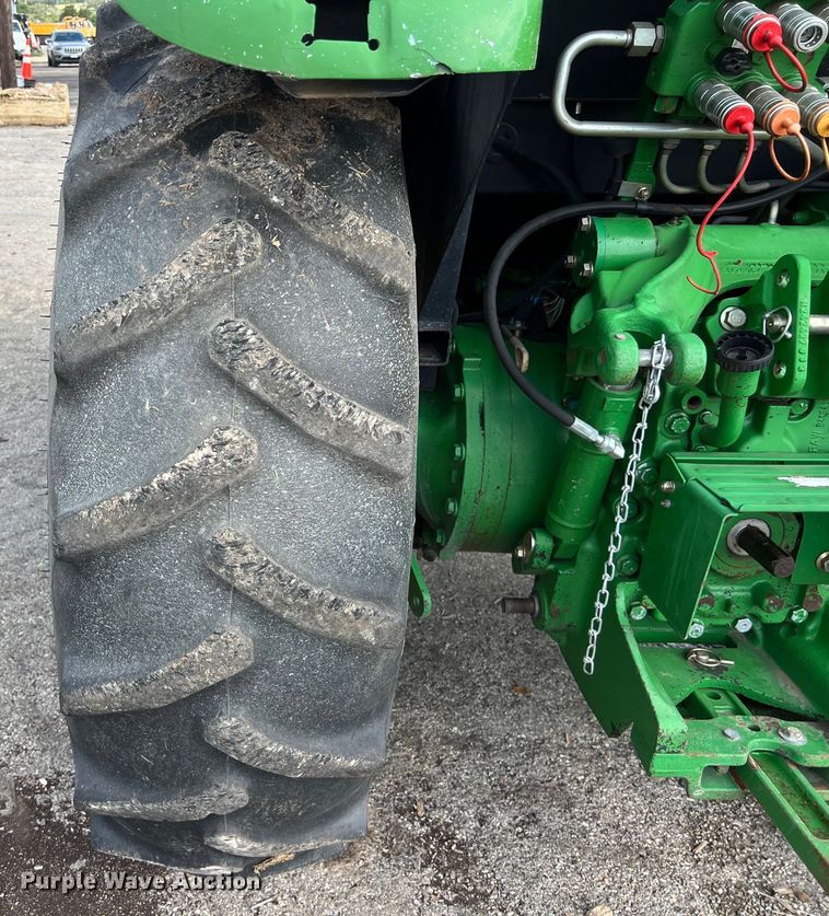 image for item EJ2841 2010 John Deere  5095M tractor