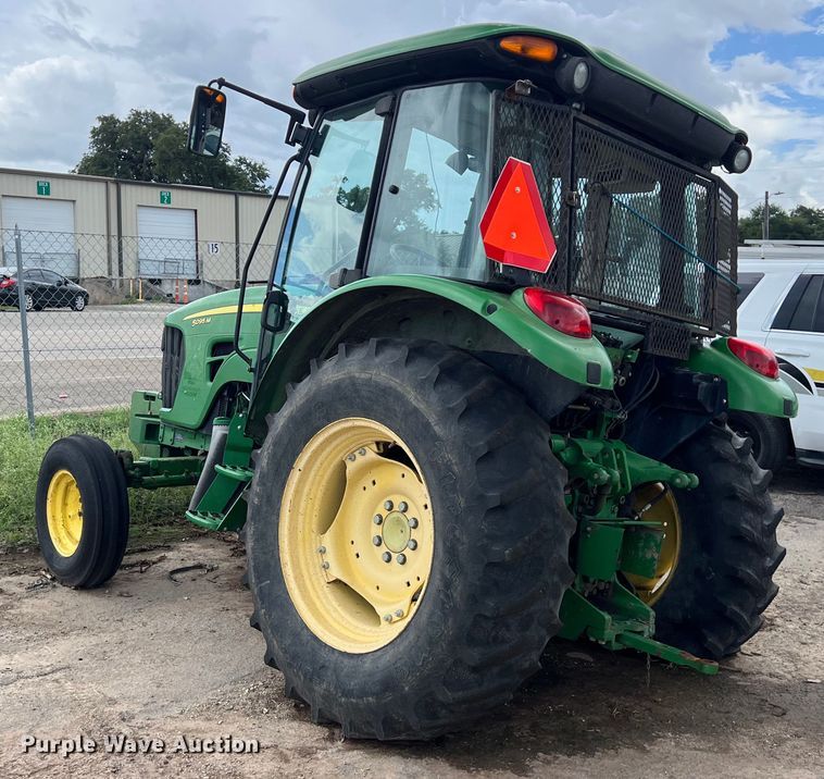 image for item EJ2842 2010 John Deere  5095M tractor