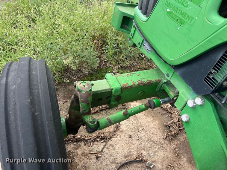 image for item EJ2842 2010 John Deere  5095M tractor