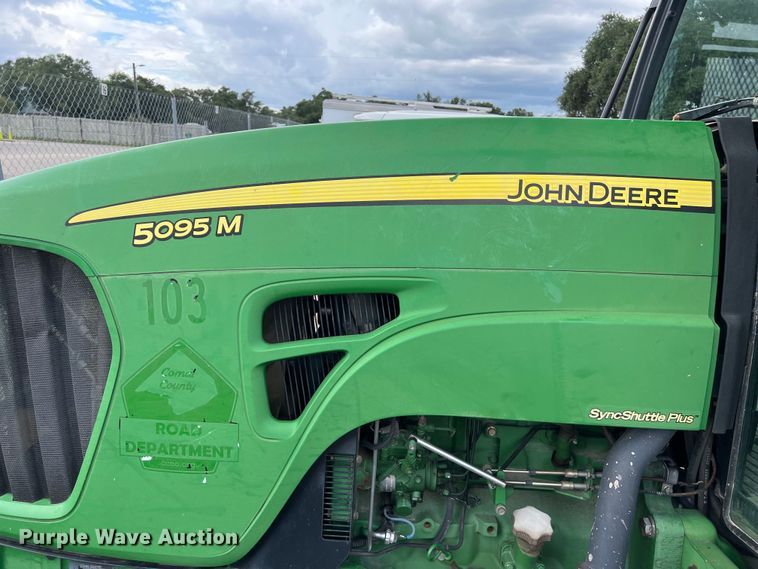 image for item EJ2842 2010 John Deere  5095M tractor