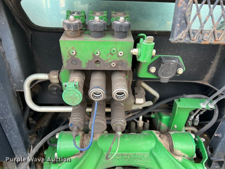 image for item EJ2842 2010 John Deere  5095M tractor