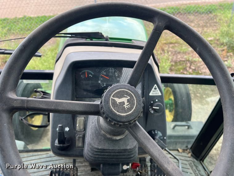 image for item EJ2842 2010 John Deere  5095M tractor