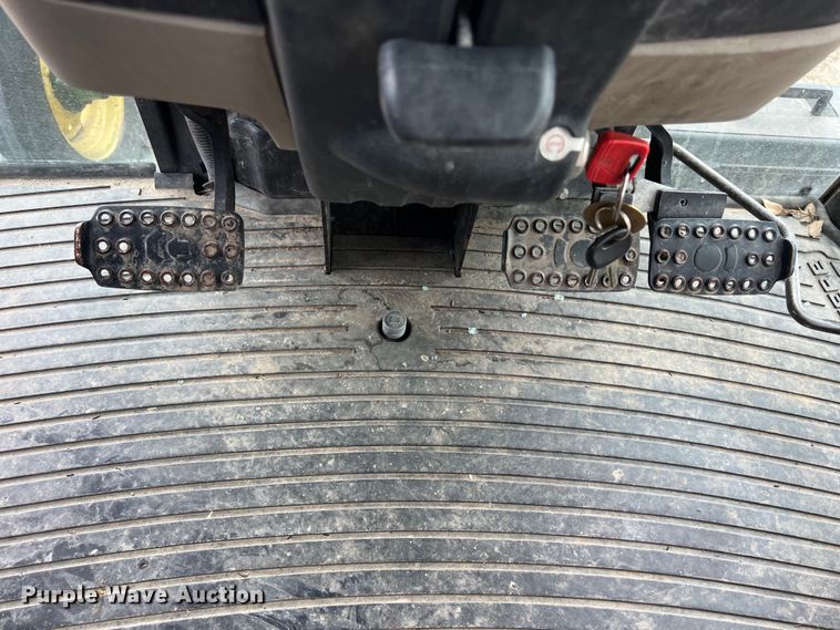 image for item EJ2842 2010 John Deere  5095M tractor