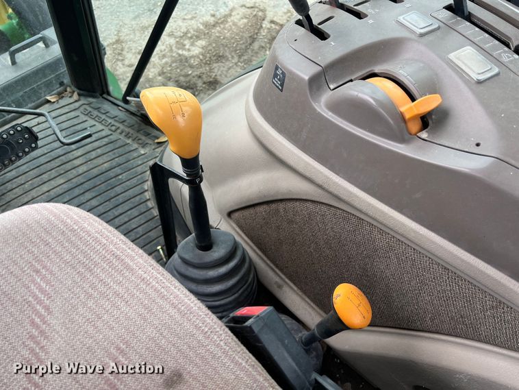 image for item EJ2842 2010 John Deere  5095M tractor