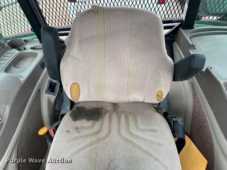 image for item EJ2842 2010 John Deere  5095M tractor