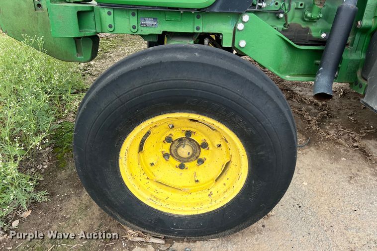 image for item EJ2842 2010 John Deere  5095M tractor