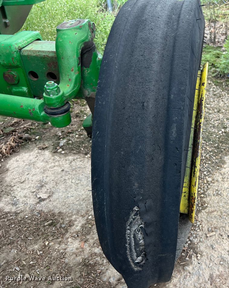 image for item EJ2842 2010 John Deere  5095M tractor