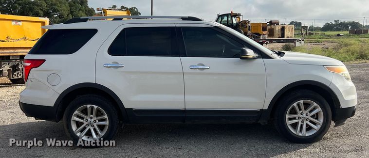 image for item EJ2846 2011 Ford Explorer SUV