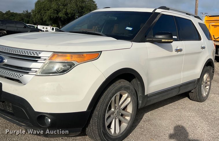 image for item EJ2846 2011 Ford Explorer SUV