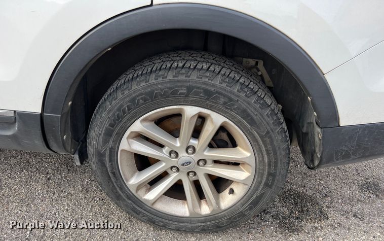 image for item EJ2846 2011 Ford Explorer SUV