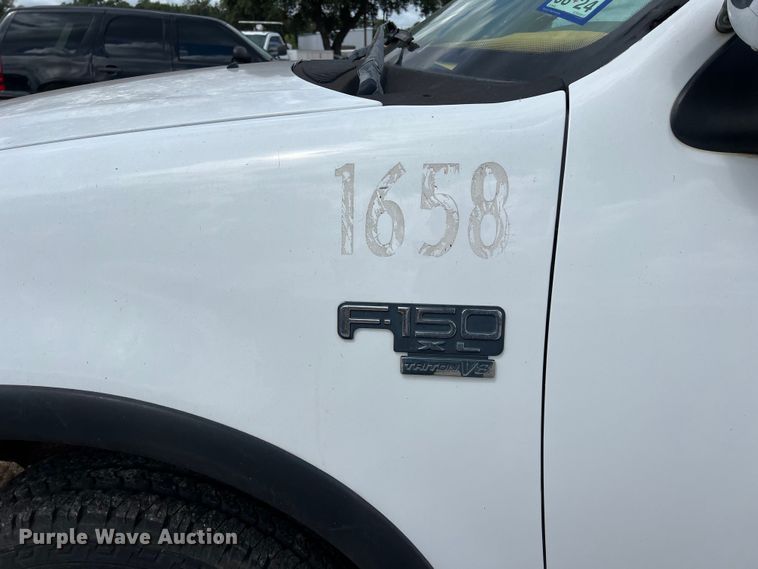 image for item EJ2849 2003 Ford F150 pickup truck