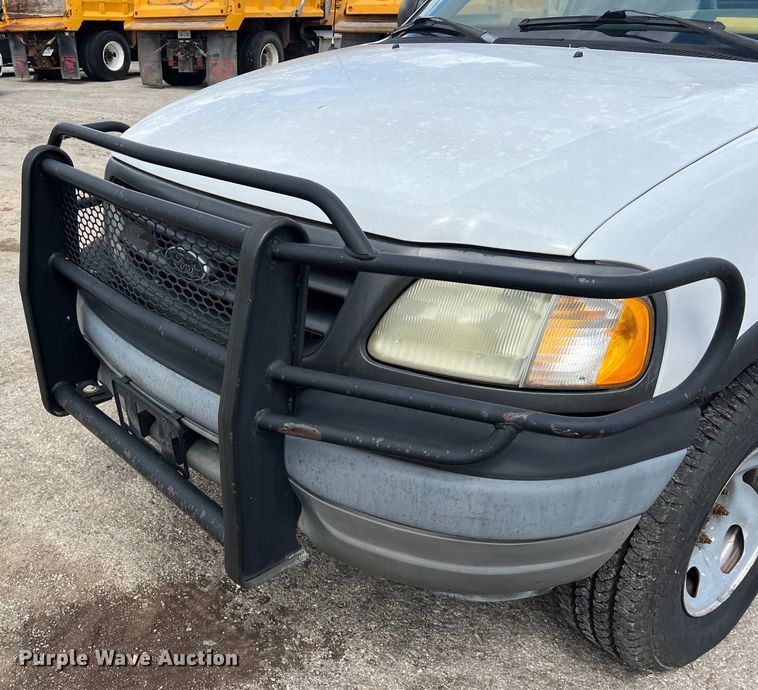 image for item EJ2849 2003 Ford F150 pickup truck