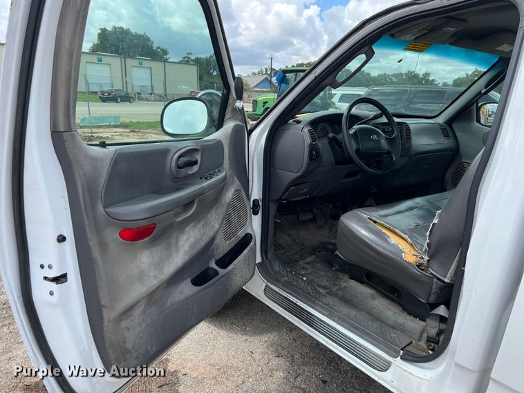 image for item EJ2849 2003 Ford F150 pickup truck