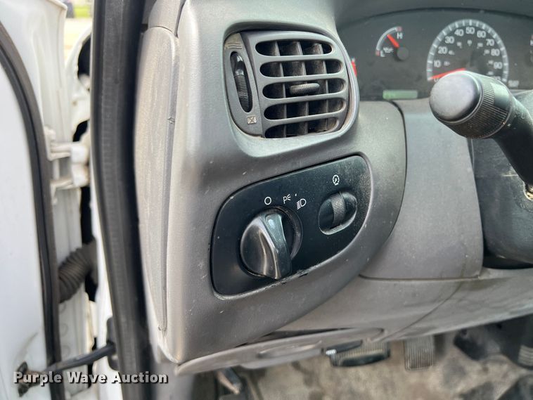 image for item EJ2849 2003 Ford F150 pickup truck