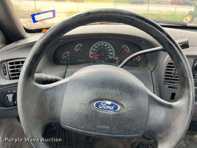 image for item EJ2849 2003 Ford F150 pickup truck