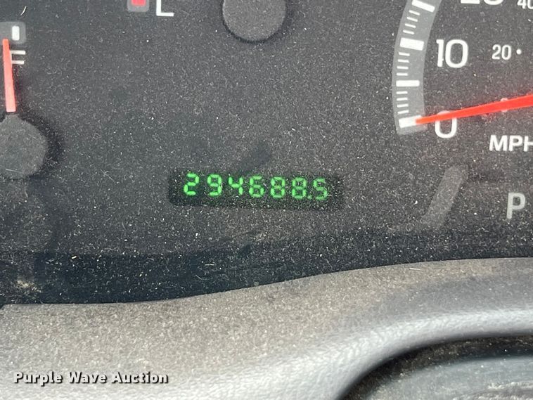 image for item EJ2849 2003 Ford F150 pickup truck