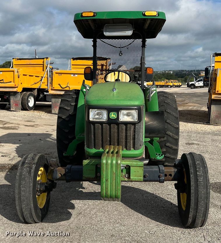 image for item EJ2850 2007 John Deere  5525 tractor