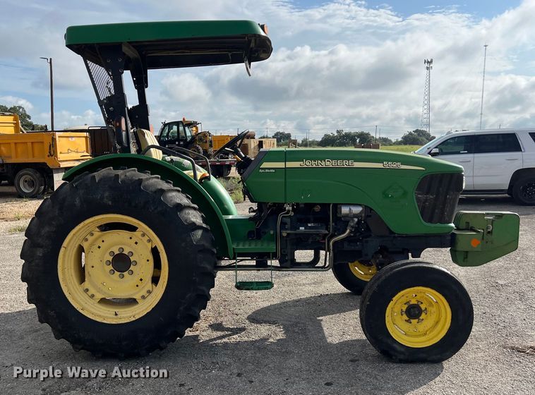 image for item EJ2850 2007 John Deere  5525 tractor
