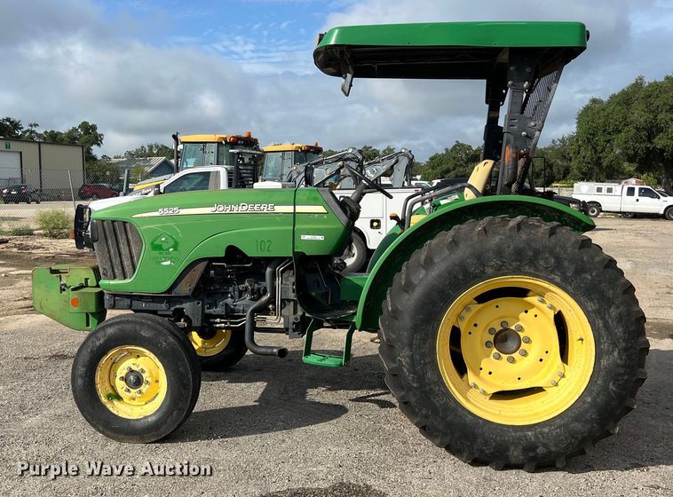 image for item EJ2850 2007 John Deere  5525 tractor
