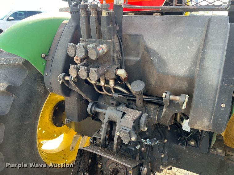 image for item EJ2850 2007 John Deere  5525 tractor
