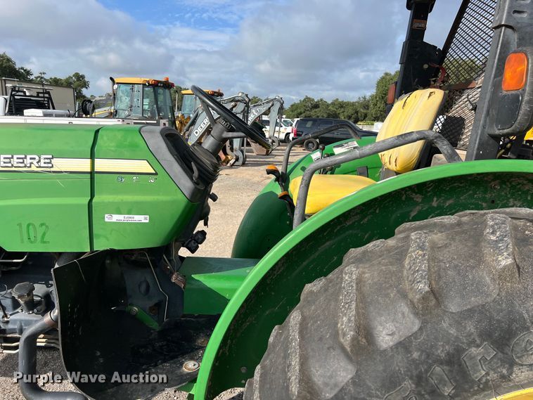 image for item EJ2850 2007 John Deere  5525 tractor
