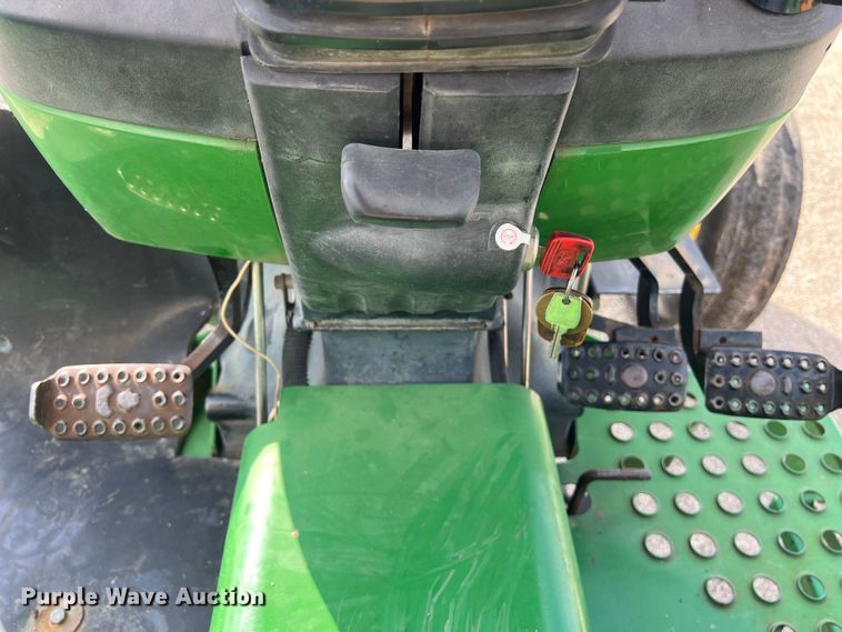 image for item EJ2850 2007 John Deere  5525 tractor