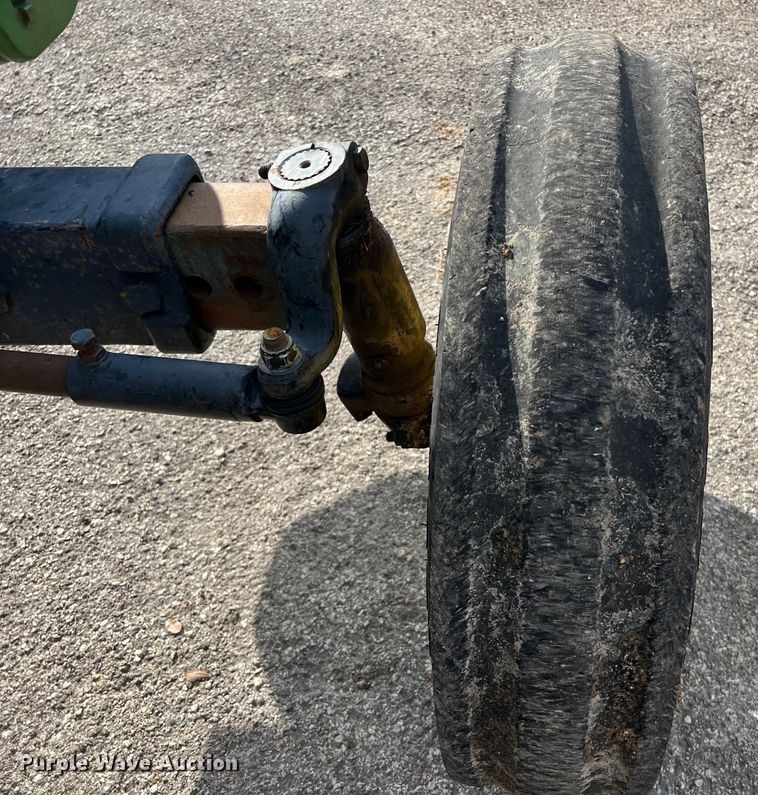 image for item EJ2850 2007 John Deere  5525 tractor