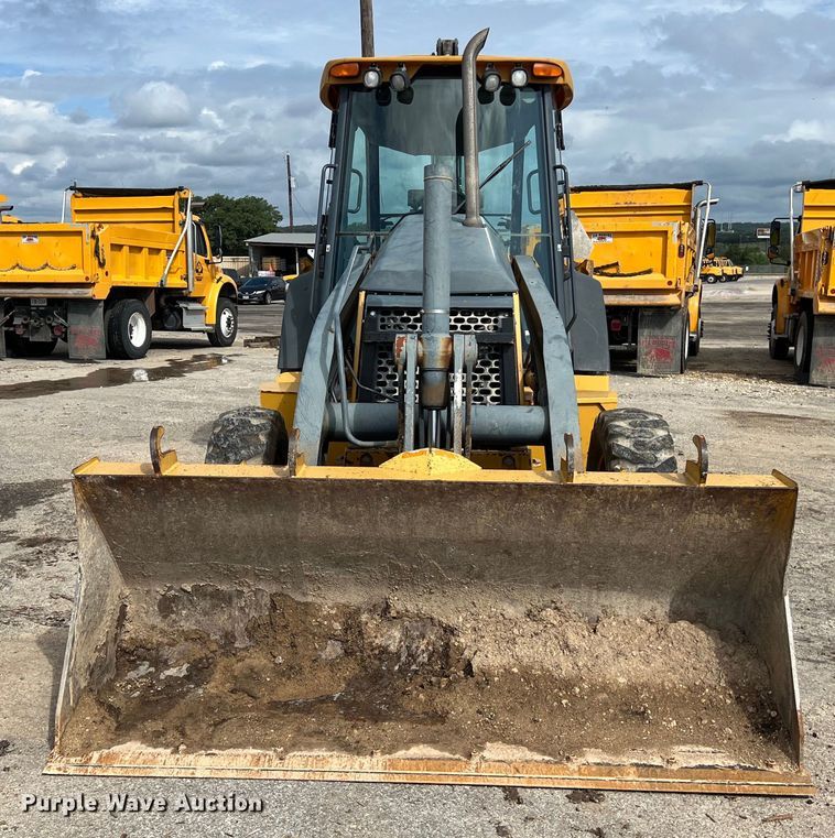 image for item EJ2851 2011 John Deere  310SJ backhoe