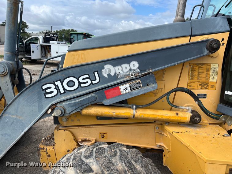 image for item EJ2851 2011 John Deere  310SJ backhoe