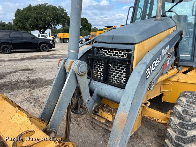 image for item EJ2851 2011 John Deere  310SJ backhoe